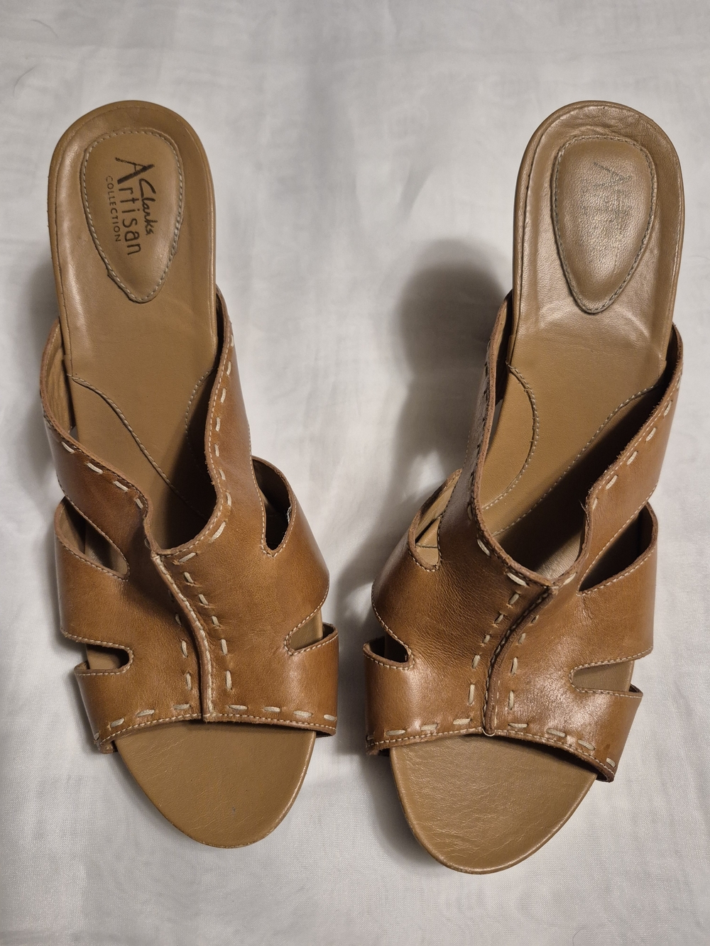 Clarks Artisan Women's Size 10M Tan Leather Slide Sandals